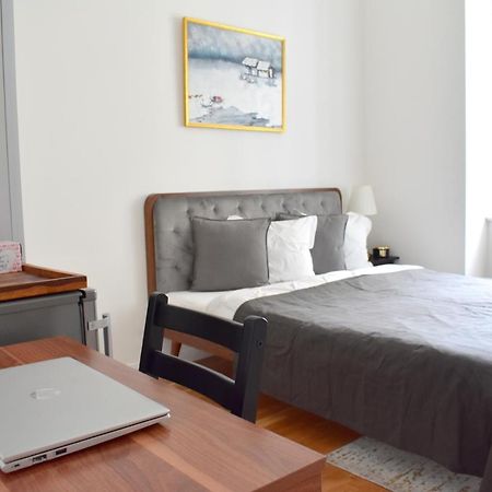 Lovely Apartment In Center Praga Exterior foto