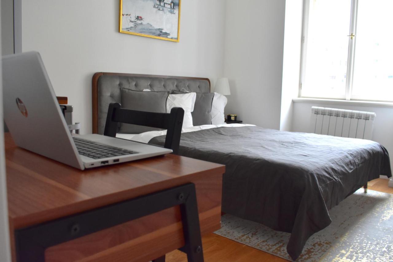 Lovely Apartment In Center Praga Exterior foto